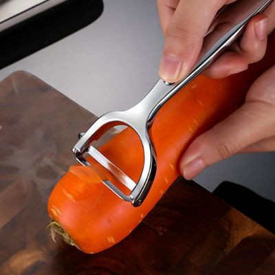 éplucheur à légumes finition argent classique
