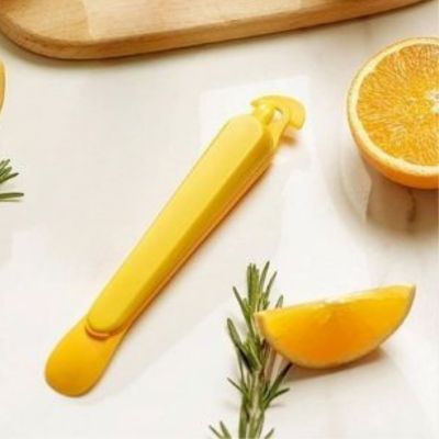 eplucheur nettoyage simple sous eau courante