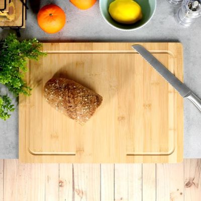 planche a decouper en bois taille généreuse pour confort