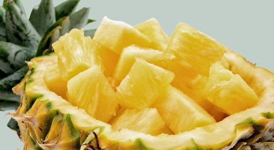COMMENT COUPER UN ANANAS EN CUBES