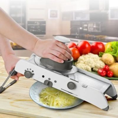 mandoline-cuisine-pour-faire-tranches-juliennes-dés-différentes-grosseurs
