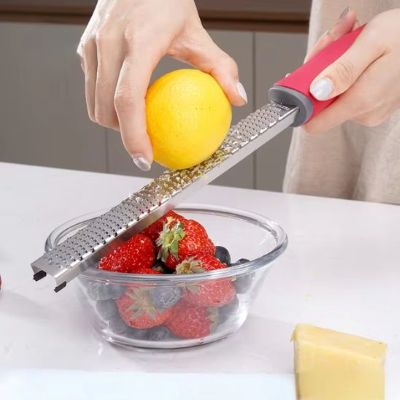 zesteur microplane nuage léger de parmesan